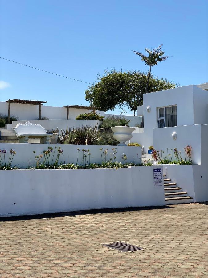 Santorini Guesthouse Amanzimtoti Esterno foto